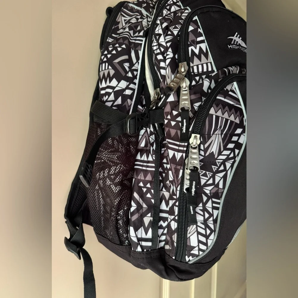 High Sierra Swerve Laptop Backpack, Geo Weave/Black, 19 x 13 x 7.75-Inch